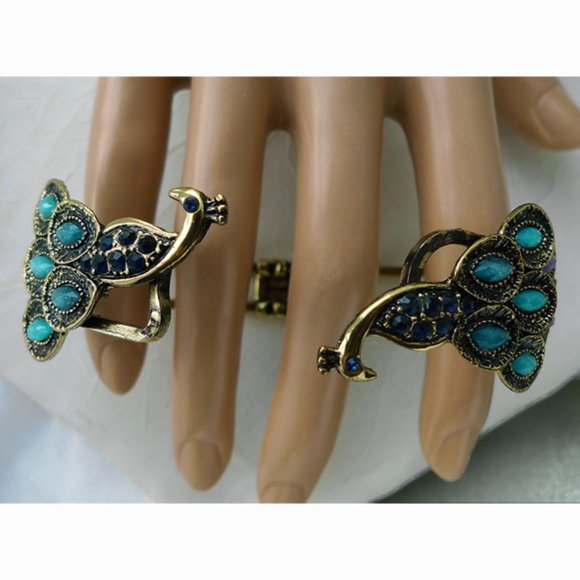 Jewelry - Peacock Hinged Bracelet Turquoise